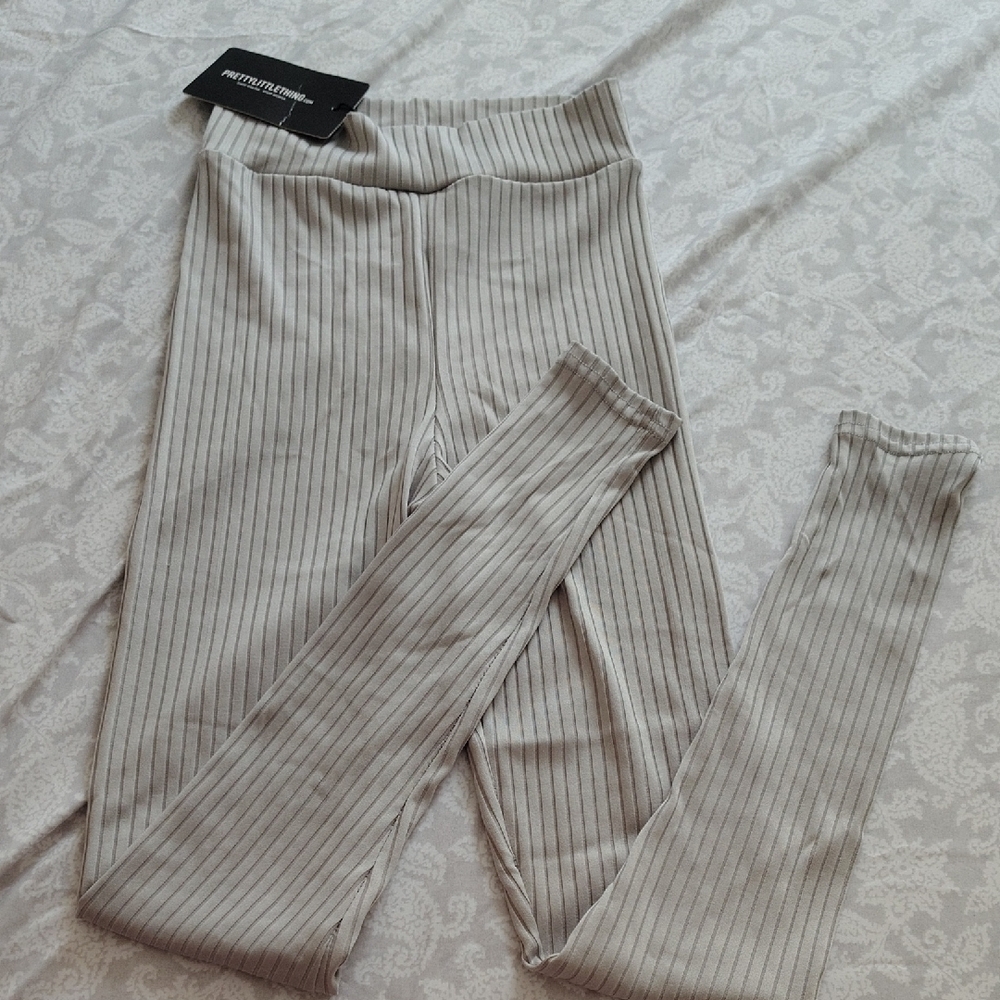 PrettyLittleThing Taupe Ribbed Leggings - Picture 2 of 4